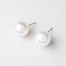 Load image into Gallery viewer, Pearl Stud Earrings
