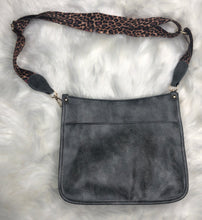 Load image into Gallery viewer, Crossbody Leopard Strap Bag
