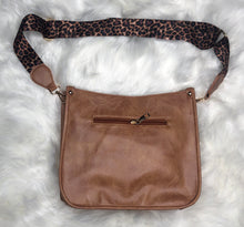 Load image into Gallery viewer, Crossbody Leopard Strap Bag
